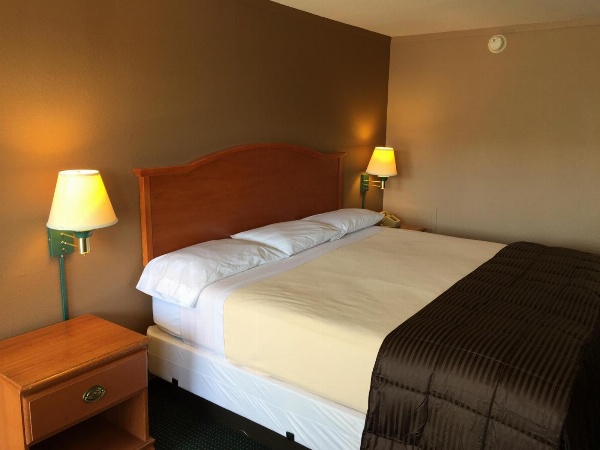 Budget Inn - Saint Robert image 1