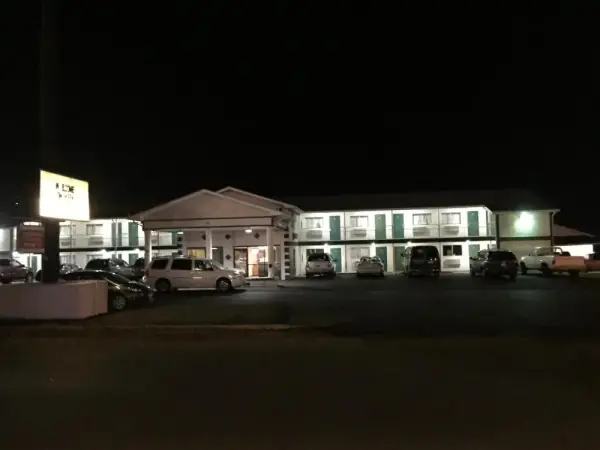 Budget Inn - Saint Robert 9